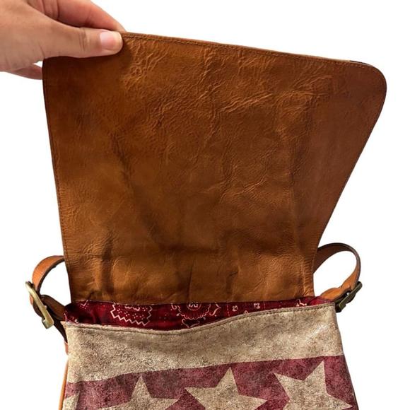 Isabella Fiore Rare Vintage Patriotic Heathered Shimmer Design Purse - Picture 4 of 16